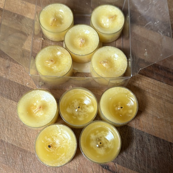 Lemon Pound Cake 10 pk Tealights by Village Candles - Picture 3 of 3
